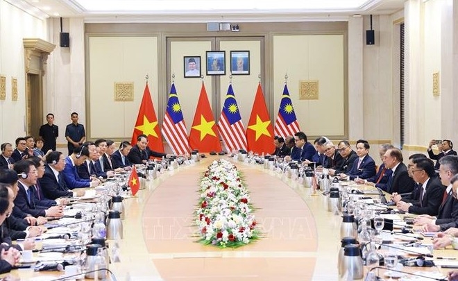 Government leaders agree on US$20 billion trade target for Vietnam-Malaysia partnership
